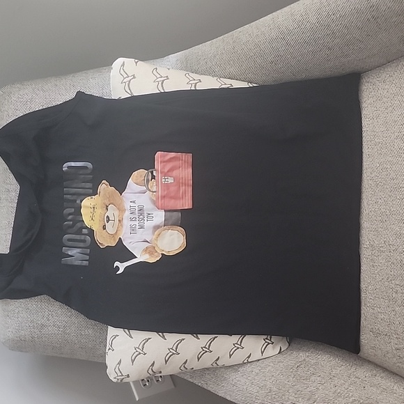 Moschino t-shirt dress! - Picture 3 of 4